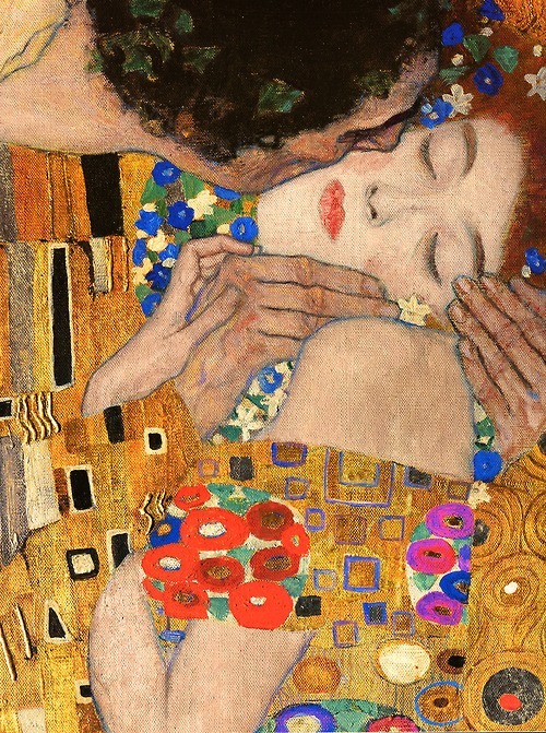 aestheticgoddess:The Kiss by Gustav Klimt (detail), oil and gold leaf on canvas, 1907–1908Va come la