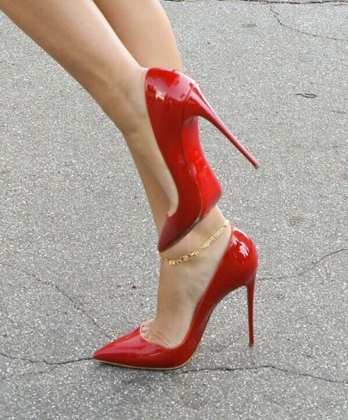 i NEVER GET TIRED OF THESE STUNNING HEELS❤️