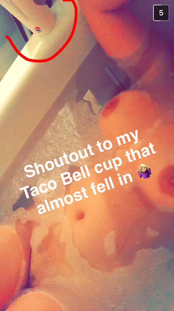 teenlvr11:  She’s got an ass I wanna call mine 😋😍  Like for more !