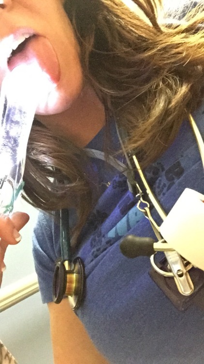 fistergirl69:  bigbulletwants2seeitall:  Sometimes you have to do it yourself 😷  Sexy