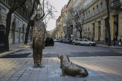 lieutenant-columbo:  Statue of Columbo and Dog, on Falk Miksa street, Budapest.