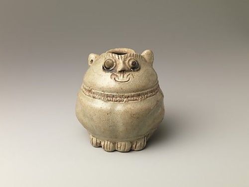 Lime Pot in the Shape of CatPeriod: Khmer Empire (802–1431)Date: 11th–12th centuryCultur