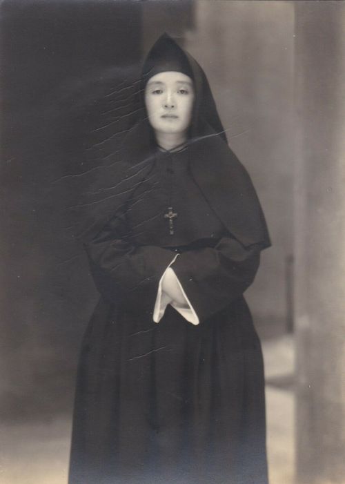 Old Photograph Japanese Woman / Nun Habit. date unknown / unknown photographer from my collection ©T