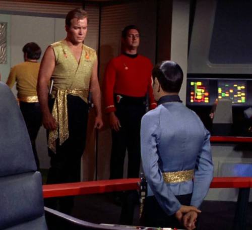 photonromance:Ugh. Just. Spock. Broad shoulders and slim waist in a uniform tailored to his body the