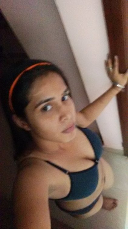 sherryf19: #sexy #desi #armpits #fetish #indian #young #armpit #axilla #lick #suck #bra #boobs #unde