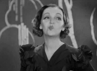 lapitiedangereuse:Asleep in the Feet1933 