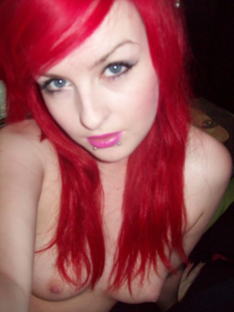 naked-emos:  Follow this blog to see hot naked  emo / scene babes  ♥