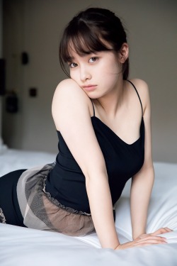 petashi:  橋本環奈 写真集 NATUREL