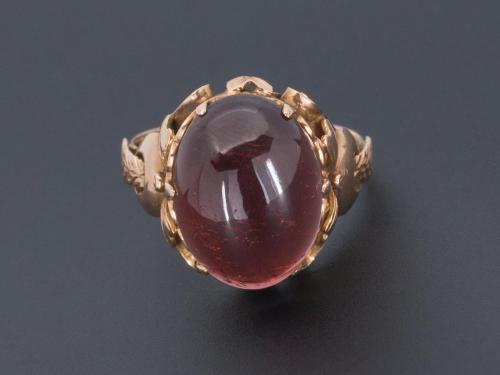 allaboutrings:18k Gold Garnet Ring