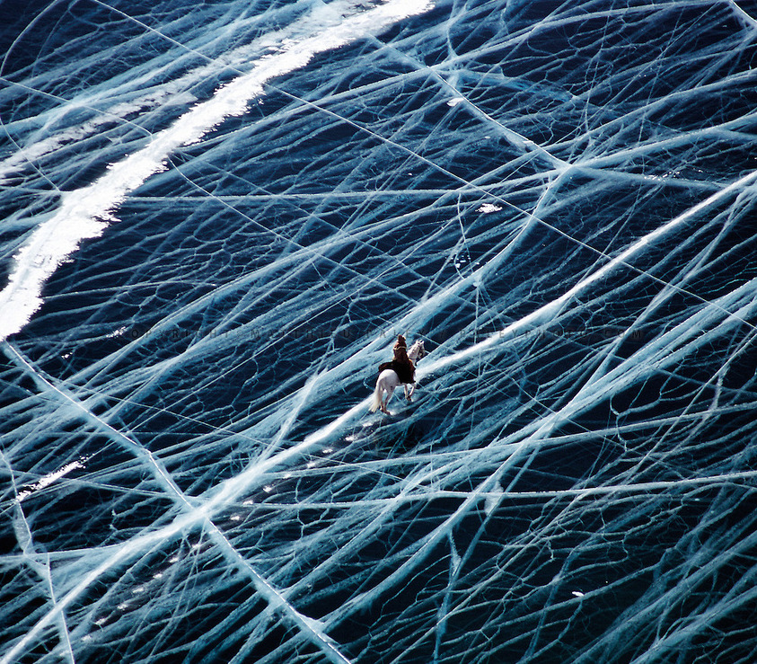 vivahatept1:  fabforgottennobility:  Ice Rider Crosses World’s Oldest Lake French
