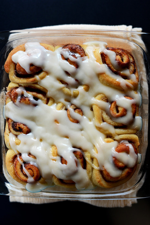 foodffs:  The World’s Easiest Cinnamon Rolls Really nice recipes. Every hour. 