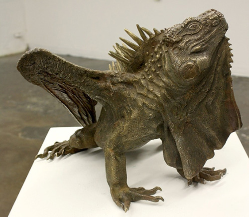 postapocalypticflimflam: leesmenagerie: snow-and-resin: dinosaurana: asylum-art: Bailey Henderson Sc