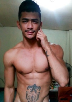 yumyumasianhunks:  yum yum Asian hunks. check