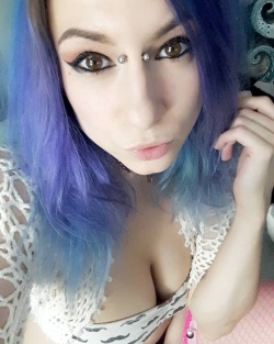 🥕🥕🥕 mygirlfund.com/HotPepper #cute #canadian #o0pepper0o #piercedgirls #piercings #unique #colourfulhair #altmodel #girlsofmygirlfund #girlswithtattoos #mygirlfund #mygirlfundgirl #ilovemygirlfund