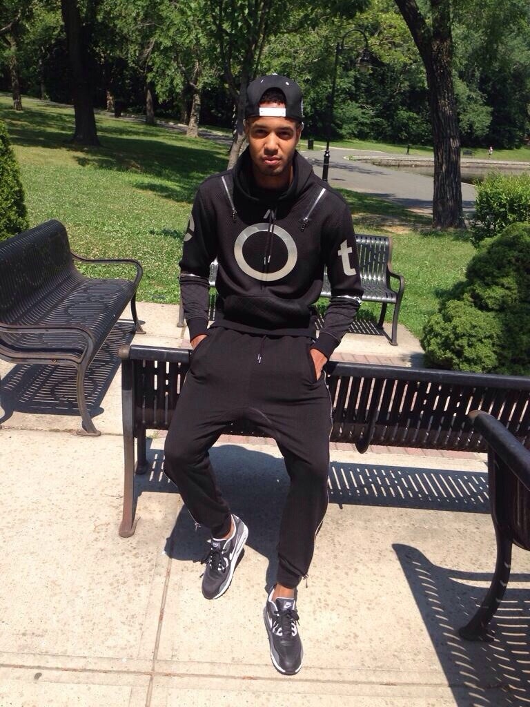 verse-caribbean-dude:  sexyblackmalesoles:  Love a man in a suit…    Fuck With