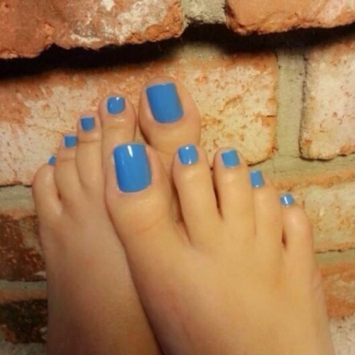 mistresssexyfeet:  Want to see more Handjobs and Footjobs? Follow MisstressSexyFeet  These keep me wet and hard..