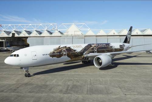 bilbo-babe:  “The Smaug Air Plane” (pics: Weta Workshop, Air New Zealand) - http://www.airnzhobbitmedia.com/en -https://www.facebook.com/photo.php?fbid=10151730038682303&set=a.420359782302.198932.78709352302&type=1&theater 