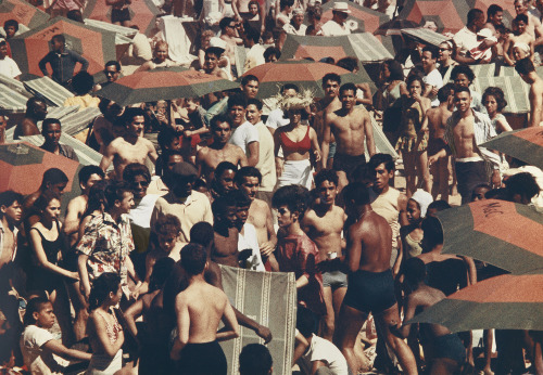 newyorker: Aaron Rose spent three summers in the early nineteen-sixties photographing the beaches of
