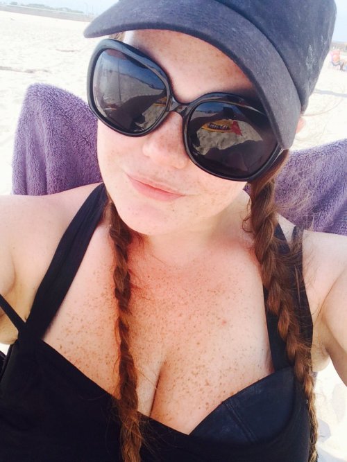 curvyredheadsexy:Do you enjoy the beach?Twitter + C4S + #LIVE + ELM + MV