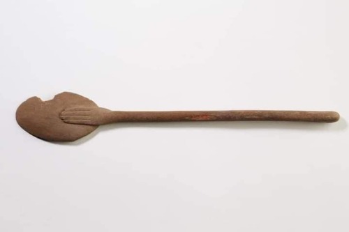 ironpour:globeshaped:crystalmaster333: New Kingdom (Egypt) spoon - 3,500 years old Whoa spoon 