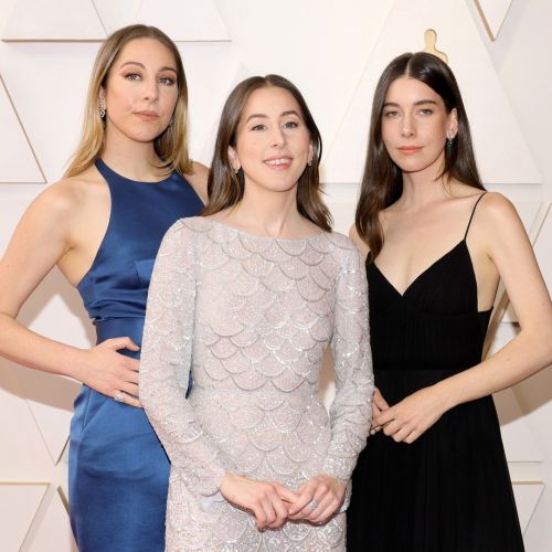 Este Haim, Alana Haim and Danielle Haim attend the 94th Annual Academy Awards on March 27th 202