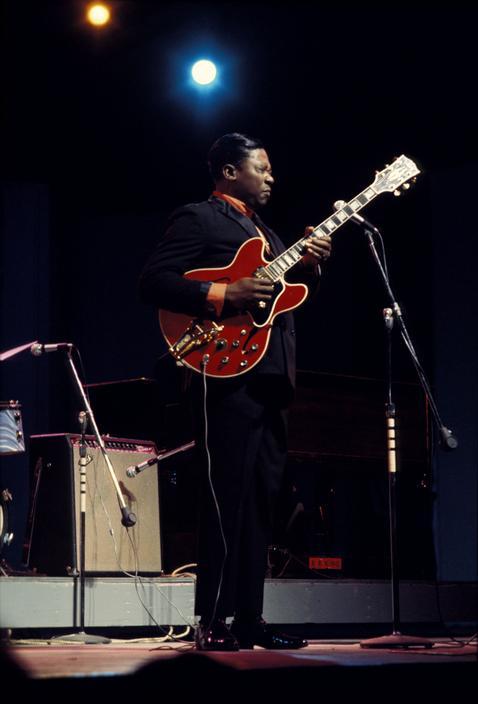 somethingtoseeorhear:  B.B. King at Fillmore East, NYC, 1968. 