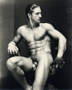 toinelikesart:  Tony Sansone (1905–1987) was an Italian-American bodybuilder and model 