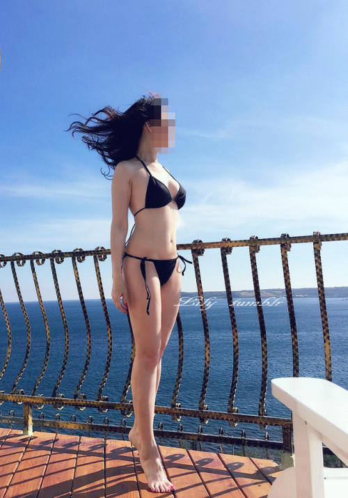 lilyandy2222: 陽光。海岸。比基尼