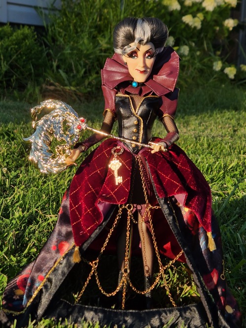 Doll Pictured: Disneystore Limited Edition Midnight Masquerade Lady Tremaine