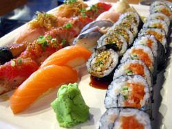 fatty-food:  Club Sushi (by lighto)