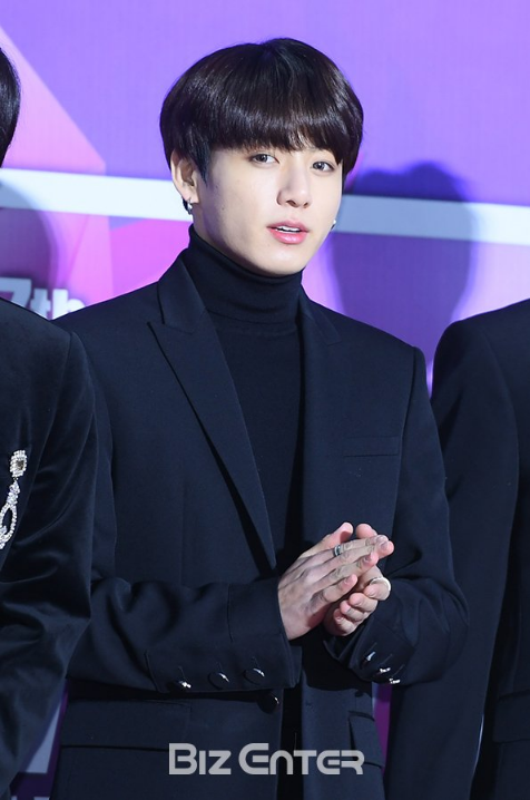 180125: BTS AT SMAS RED CARPET | 7 VISUALS