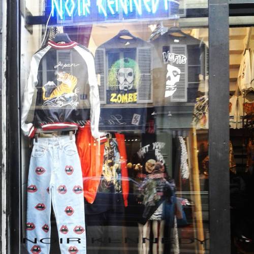 Sexy mouth jeans and Iron Maiden skirt on sale at @noirkennedyofficiel 22 rue du roi de Sicile Paris
