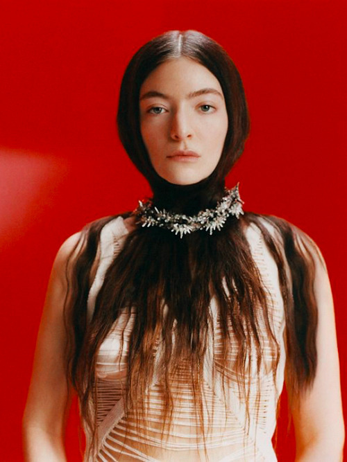 lorde-daily:LORDEphotographed by Quil Lemons for ES Magazine.