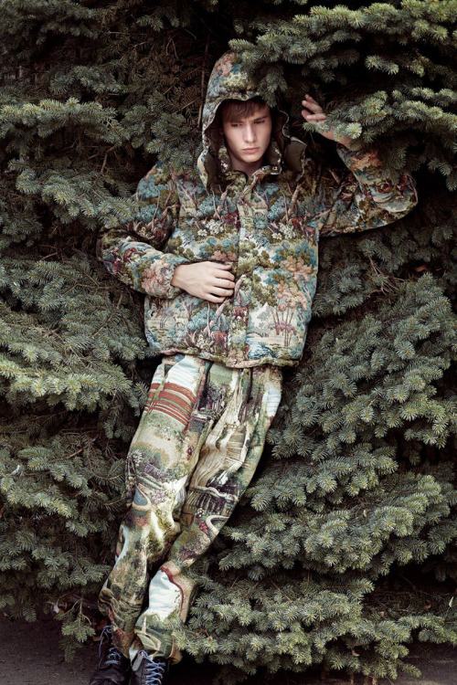 hommehomme:  Sean MillerPhoto by Nekole Kemelle