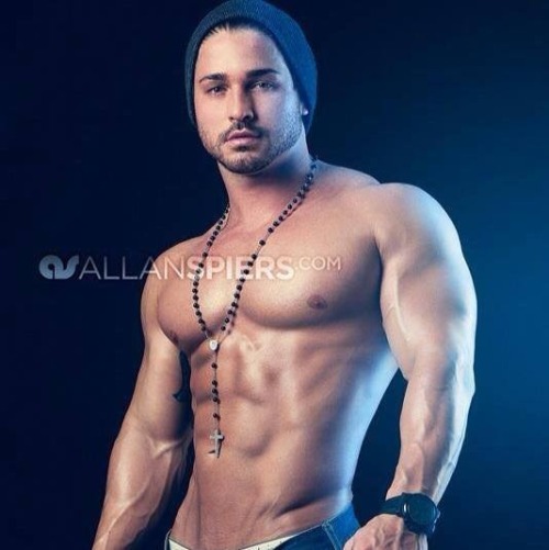 newdaddybear:  I have developed another obsession male physique model Vinny lawdenski 
