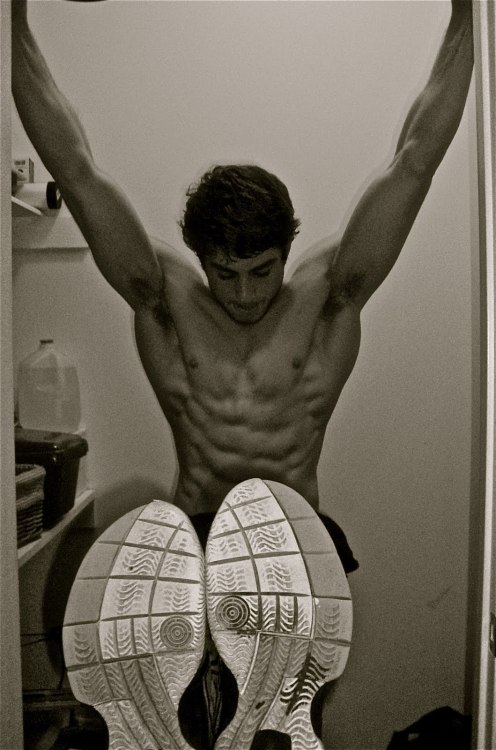 prestidigitasn:  Alex Santaniello Home Page   |    Male Models Tags    |   Archives