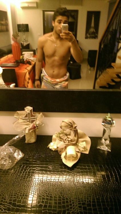 expossingpapis69:  www.expossingpapis69.tumblr.com  My new baby daddy 🔥🔥😍
