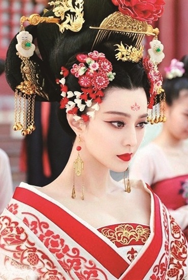 literallyadramaqueen:Fan Bingbing  ~   Wu Mei Niang Fabulous Costumes