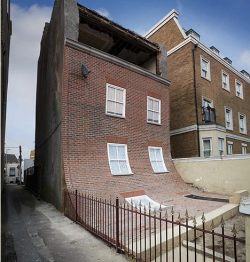 polycement:  polychroniadis: Alex Chinneck,