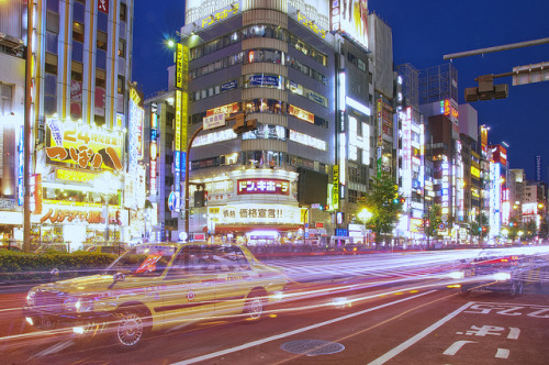 ileftmyheartintokyo: SHINJUKU by ajpscs on Flickr.