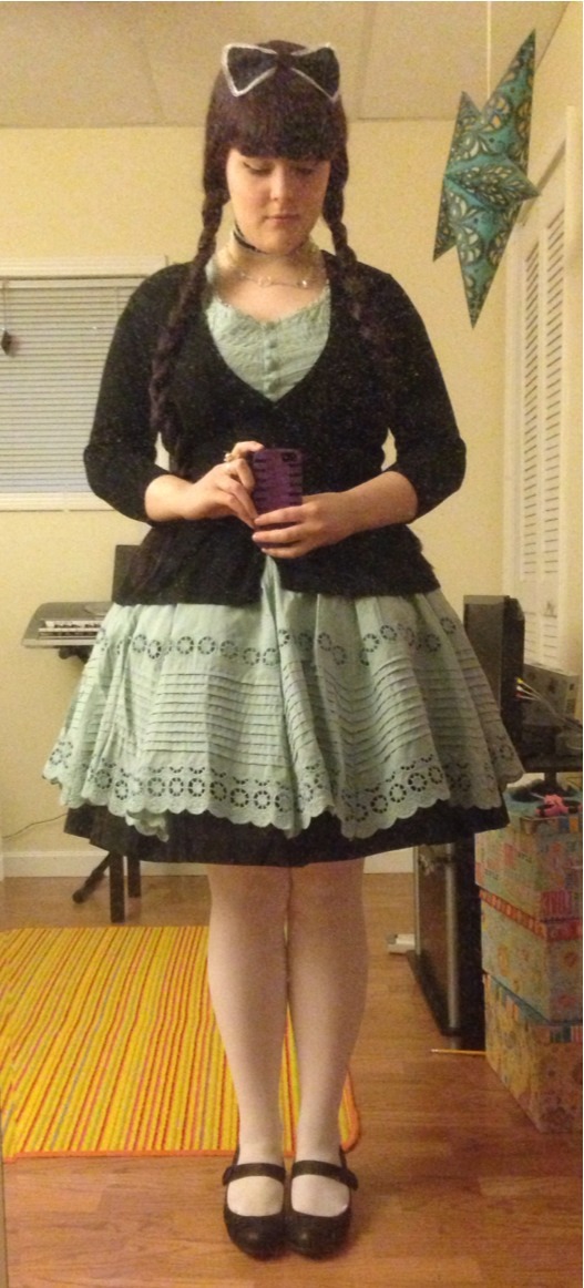 i-lost-my-pie:
“ Outfit for Asheville Comic Expo earlier today~
Everything: offbrand or handmade
”