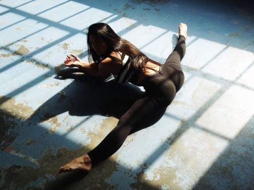 gavinglave:Mornin Stretch by gavinglave adult photos