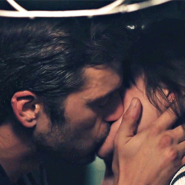 Kinda Convinced He Holds His Lovers Head While Kissing Them Irl Too,