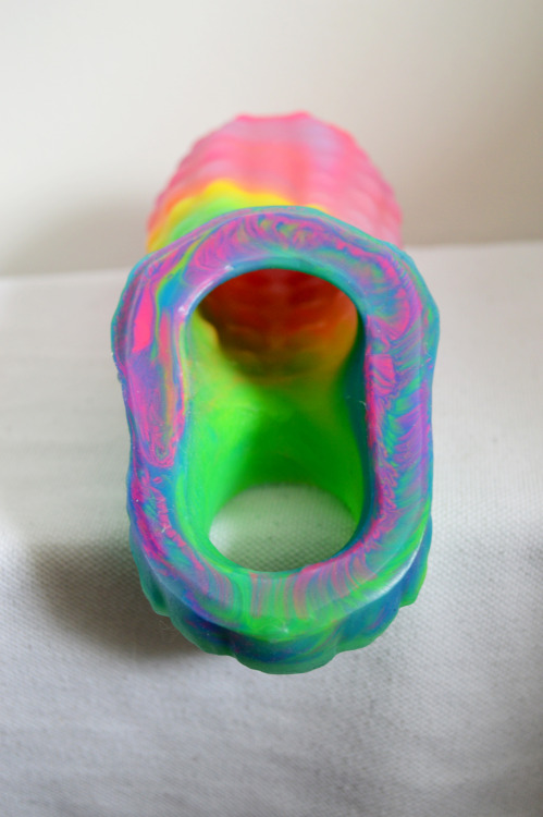 ofdicksanddragons:bad dragon basilisk sheath // medium size // soft firmness // rogue colour