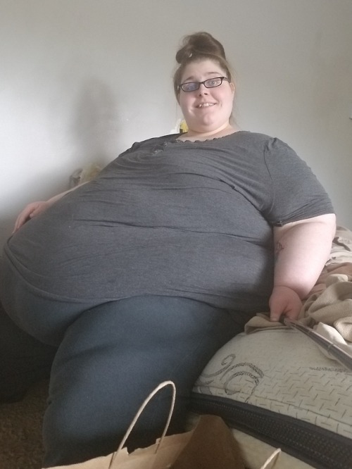 ssbbwcarmincarmello:So I got a selfie stick lol