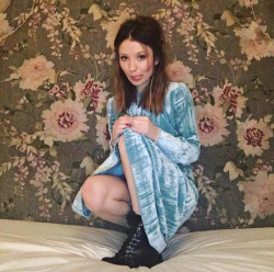 emily-browning-france:    emilyjanebrowning : Just a jet-lagged lil dingus in London feelin really smug about her outfit 😌  
