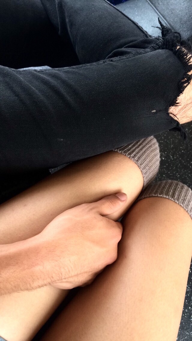 cardcaptorr:  cute couple on da bus aesthetic  I always like this so much