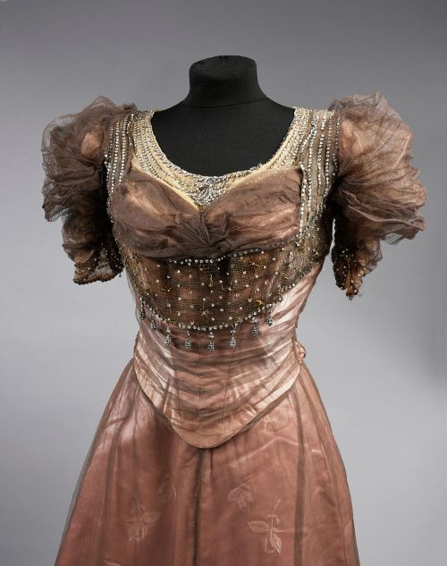 Worth evening dress ca. 1900-05From Coutau-Bégarie via Interencheres