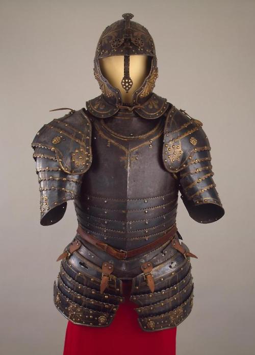 peashooter85:French half armor, early 17th century.from The Hermitage Museum