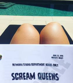 leamichele-news:  msleamichele It’s official! We’re back for season 2 of @screamqueensfox 💋🔪 Can’t wait to return to my home away from home: Paramount studios! #hesterisback